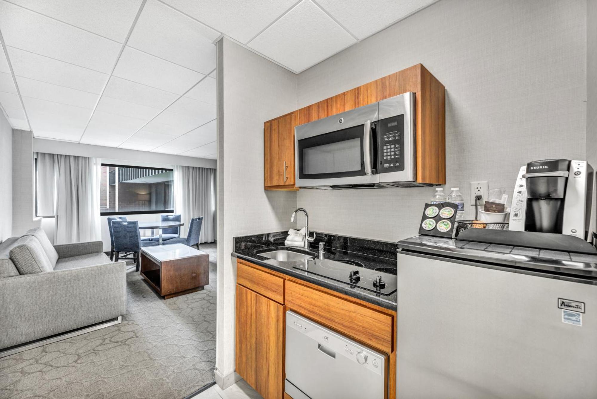 Delta Hotels By Marriott Mount Pleasant Расин Экстерьер фото