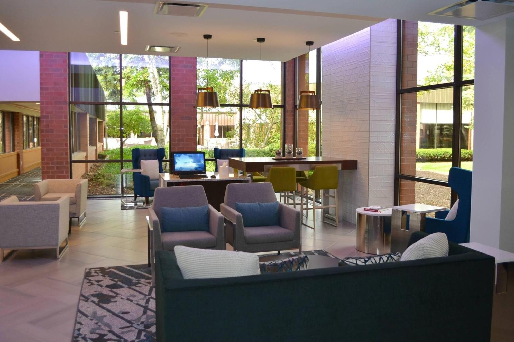 Delta Hotels By Marriott Mount Pleasant Расин Экстерьер фото
