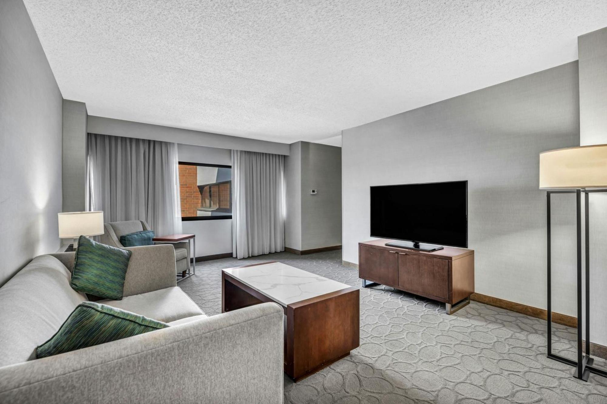 Delta Hotels By Marriott Mount Pleasant Расин Экстерьер фото