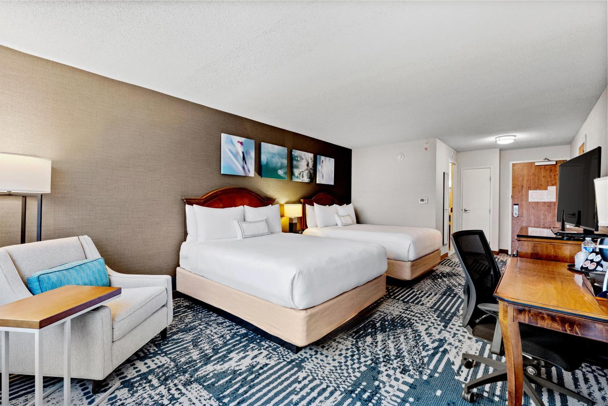 Delta Hotels By Marriott Mount Pleasant Расин Экстерьер фото