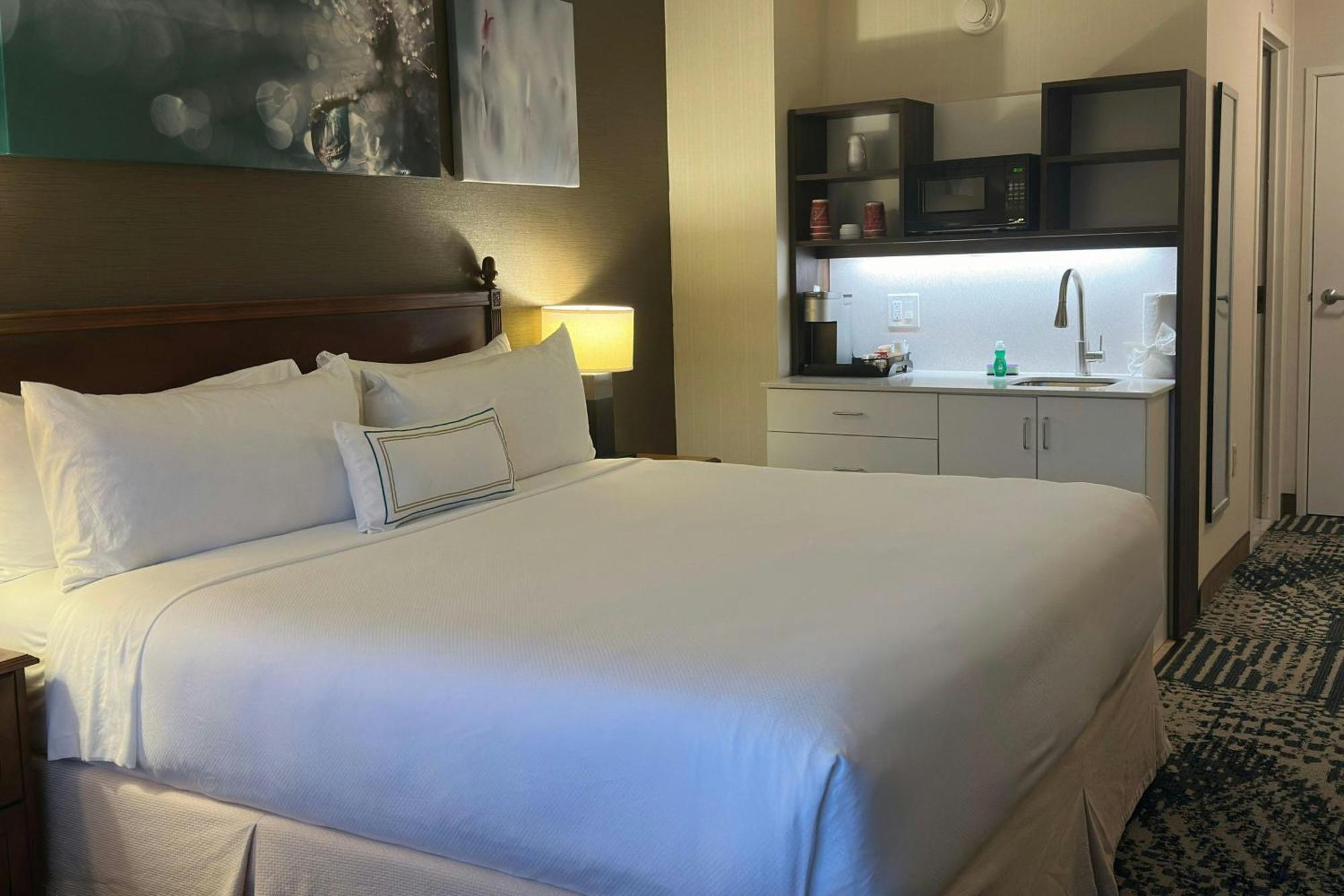 Delta Hotels By Marriott Mount Pleasant Расин Экстерьер фото