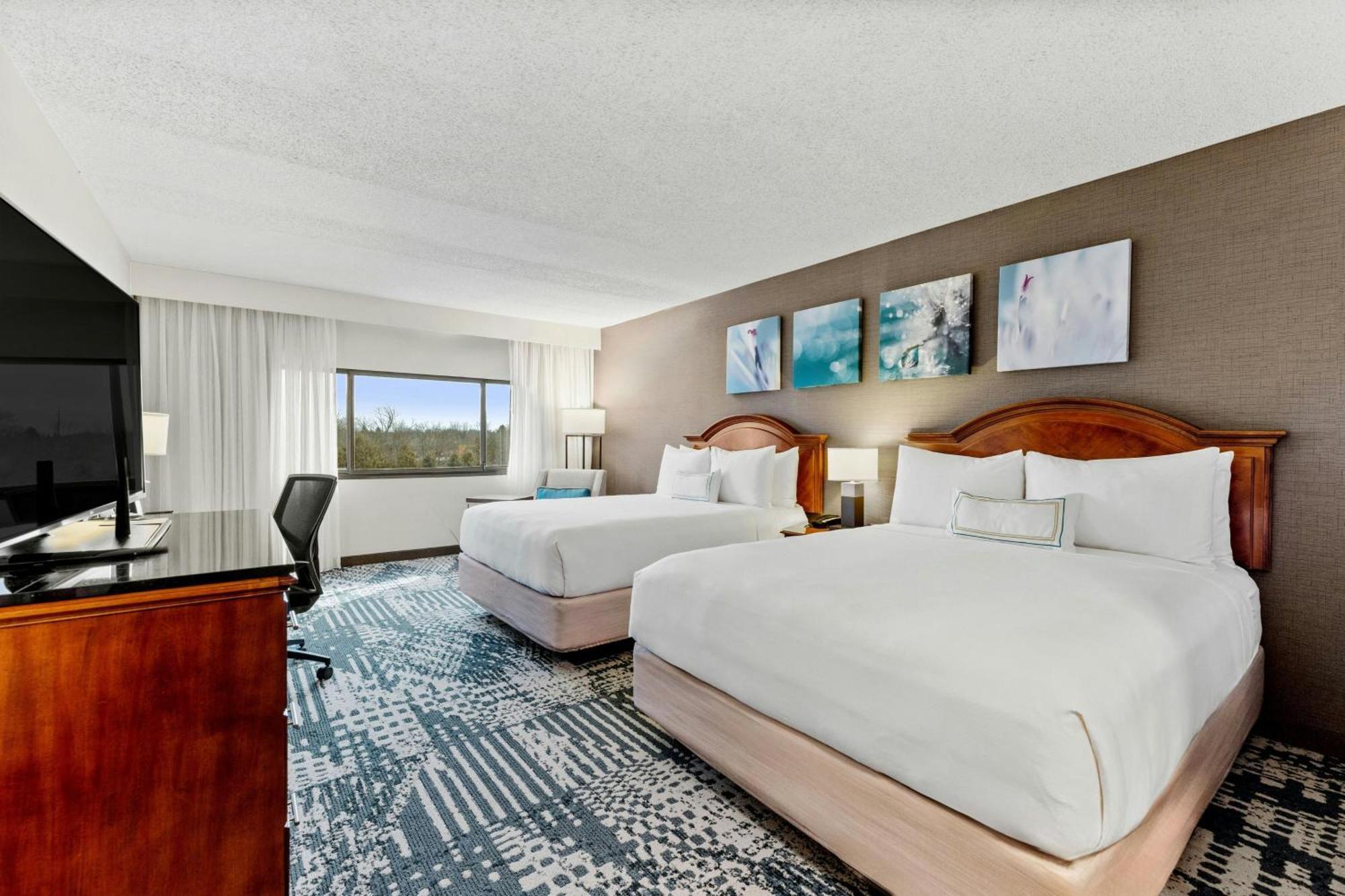 Delta Hotels By Marriott Mount Pleasant Расин Экстерьер фото